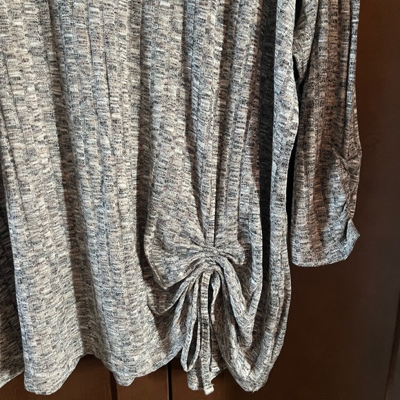 3 for $30. Women’s top - Picture 3 of 4